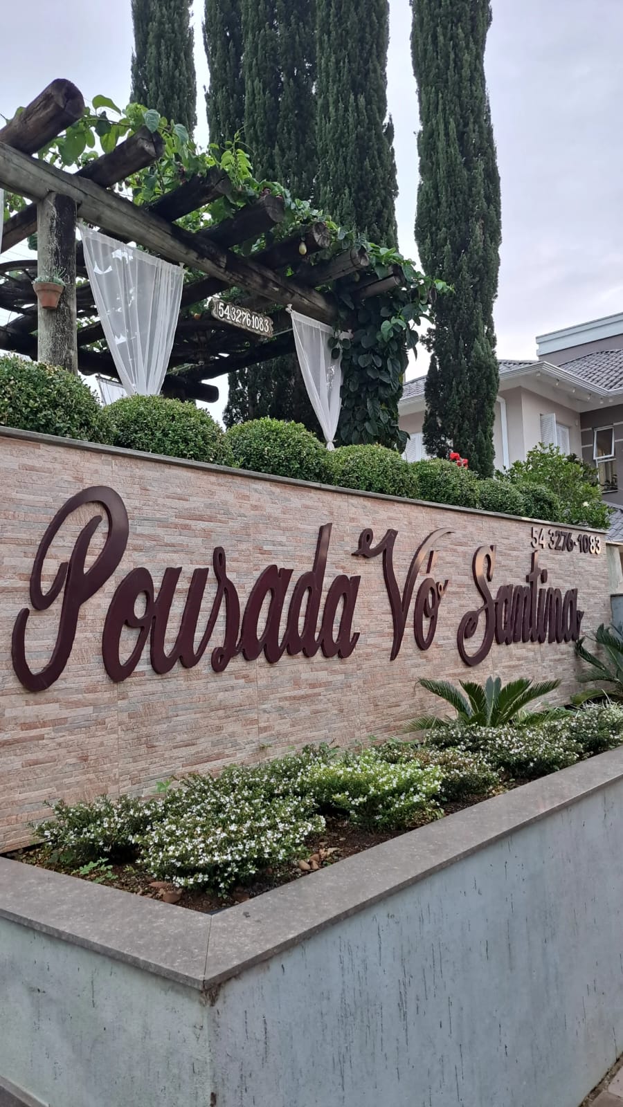 Logo POUSADA VÓ SANTINA